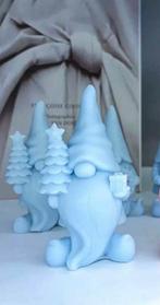 Nieuwe mal gnoom met kerstboom en cadeau, Ophalen of Verzenden, Nieuw, Overige materialen, Minder dan 25 cm