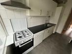 Gratis rechte keuken Arnhem (koelkast, vriezer, oven en 4-pi, Kunststof, Enkelwandige keuken, Wit, Zo goed als nieuw