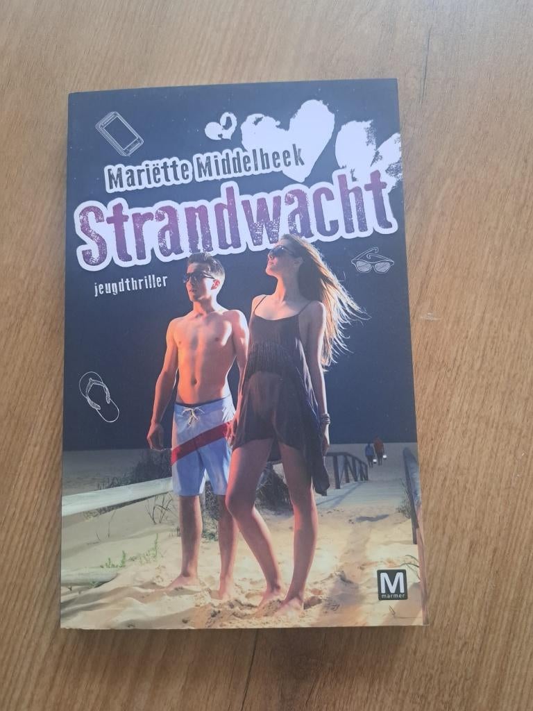 Strandwacht - Mariëtte Middelbeek, Ophalen of Verzenden, Fictie, Mariëtte Middelbeek, Zo goed als nieuw