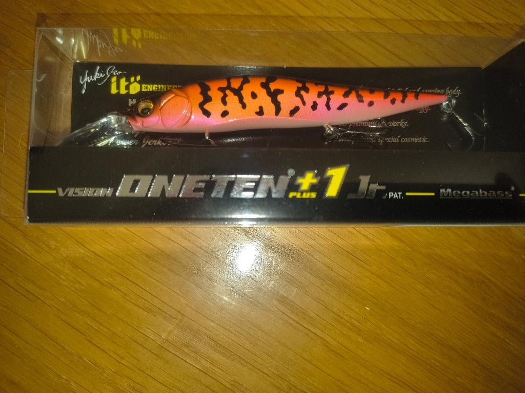 Megabass oneten jr plus 1 usa respect color, Watersport en Boten, Hengelsport | Roofvissen, Ophalen of Verzenden, Nieuw, Overige typen