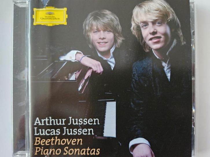 Beethoven - Piano Sonates 5 8 13 14 - Arthur & Lucas Jussen, Cd's en Dvd's, Cd's | Klassiek, Zo goed als nieuw, Kamermuziek, Classicisme
