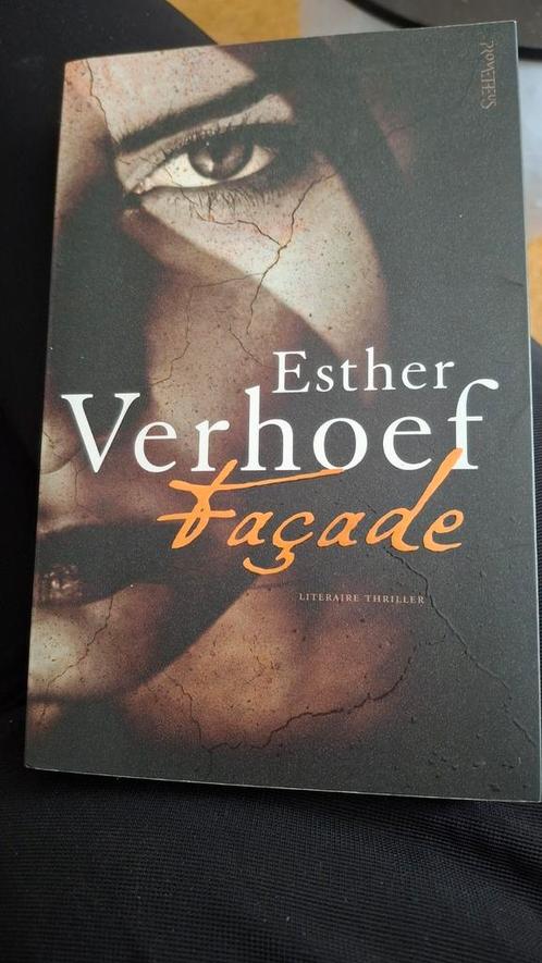 Esther Verhoef - Façade, Boeken, Thrillers, Zo goed als nieuw, Nederland, Ophalen of Verzenden