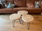 Bijzettafels set van drie Boomstam tafelbladen Metalen poten, Huis en Inrichting, Tafels | Bijzettafels, Minder dan 55 cm, Stoer natuurlijk industrieel