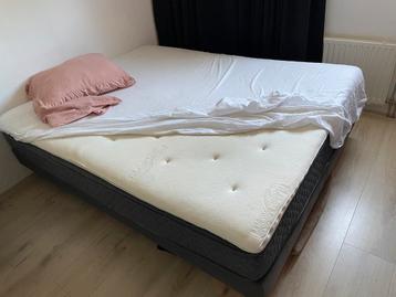 Boxspring 160x200 met matras en topper beschikbaar voor biedingen
