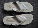 Skechers Yoga Foam mt 39, nieuw, Kleding | Dames, Schoenen, Ophalen, Zo goed als nieuw, Beige, Sneakers of Gympen