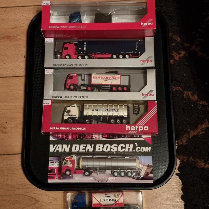 BELGISCH - BIER - EN VOLVO TRUCKS, Hobby en Vrije tijd, Modelauto's | 1:87, Zo goed als nieuw, Bus of Vrachtwagen, Overige merken