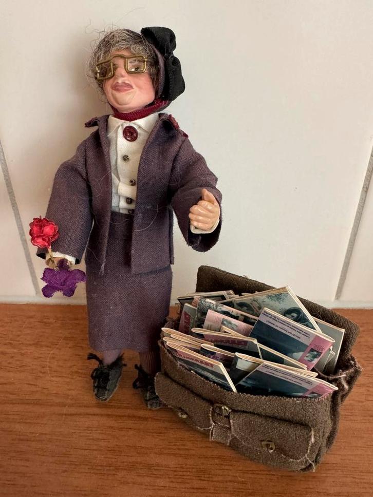 Handgemaakt poppenhuispopje  pop popje poppenhuis, Verzamelen, Poppenhuizen en Toebehoren, Zo goed als nieuw, Popje, Ophalen of Verzenden