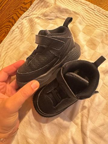 Stoere Jordans in maat 22 beschikbaar voor biedingen
