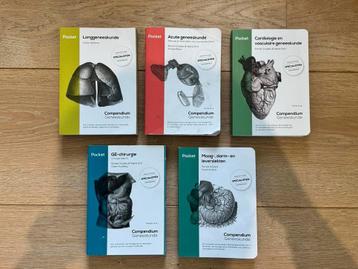 Set van 5 Compendium Geneeskunde Pocketboeken beschikbaar voor biedingen