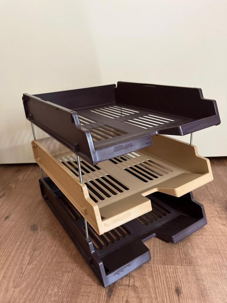 Vintage A4 brievenbak 3 lades Transit Esselte Holland, Huis en Inrichting, Woonaccessoires | Krantenbakken en Lectuurbakken, Gebruikt