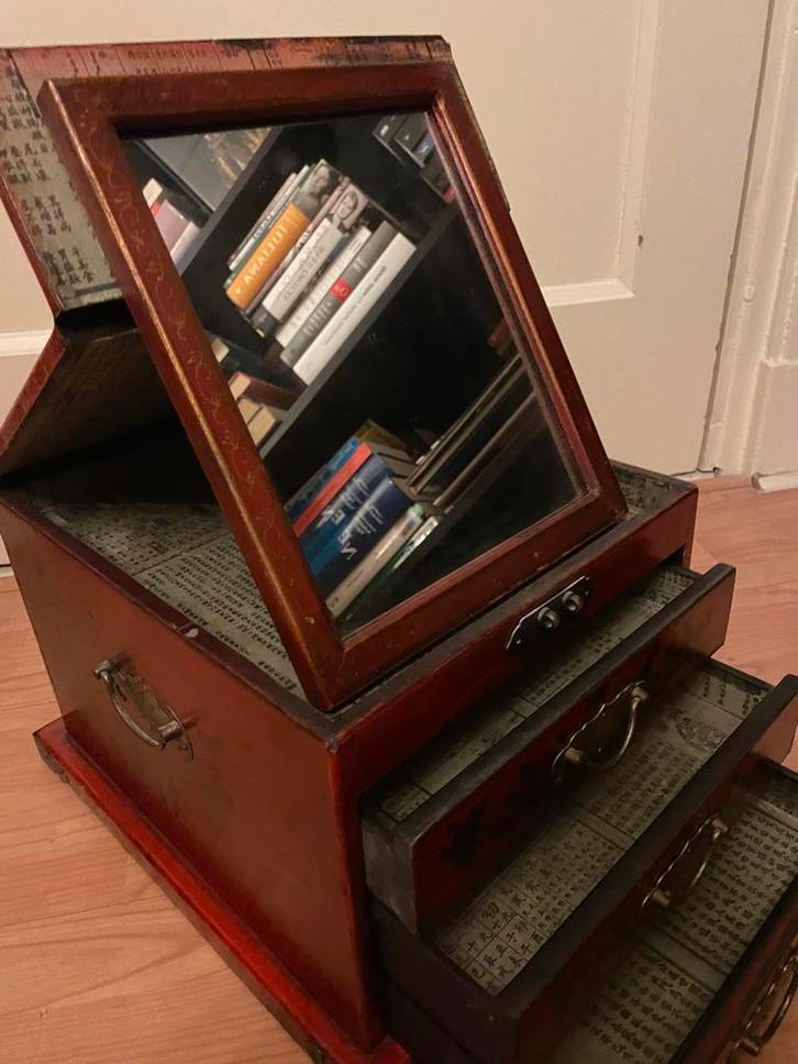 Oude Aziatische make-up doos met spiegel, Antiek en Kunst, Antiek | Woonaccessoires, Ophalen