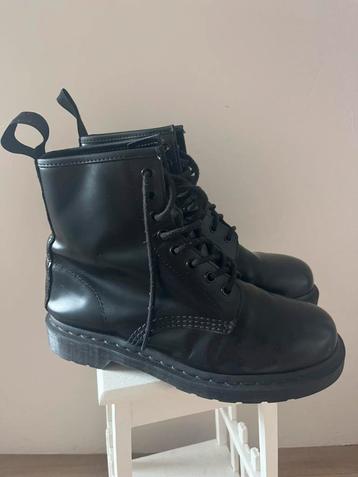 Dr Martens beschikbaar voor biedingen