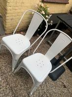 Twee mooie witte, metalen, stapelbare cafe stoelen.., Ophalen, Twee, Wit, Zo goed als nieuw