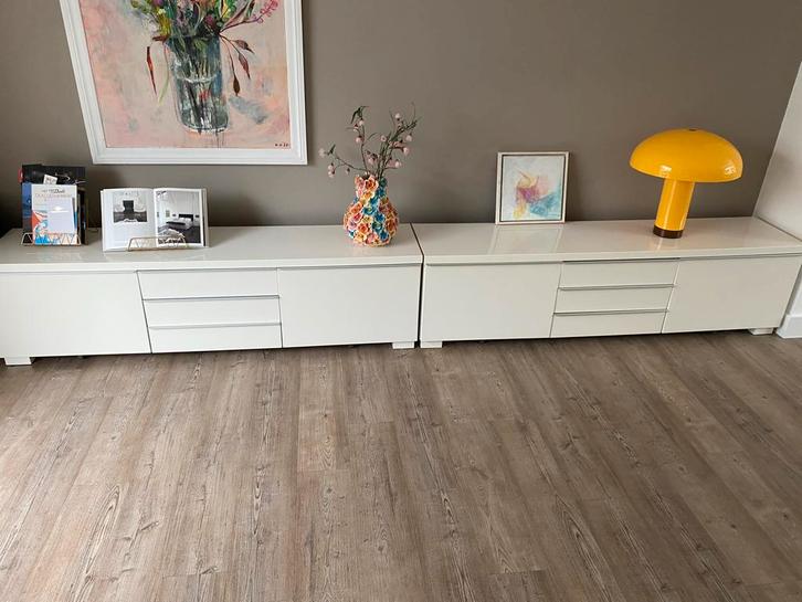 2 witte IKEA TV meubels met opbergruimte Ophalen, Huis en Inrichting, Kasten | Televisiemeubels, Gebruikt, Minder dan 100 cm, 100 tot 150 cm