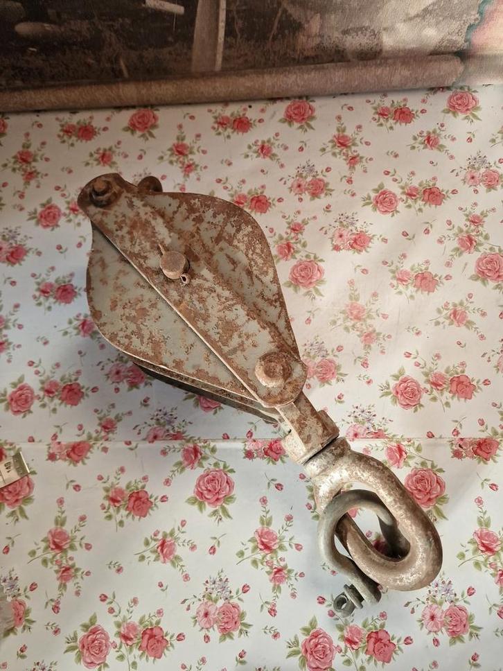 Oude zware katrol, Antiek en Kunst, Antiek | Gereedschap en Instrumenten, Ophalen of Verzenden