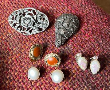Lot oude sieraden…. beschikbaar voor biedingen