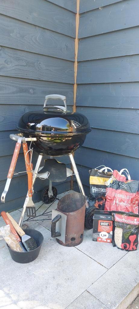 Weber barbecue, Tuin en Terras, Houtskoolbarbecues, Gebruikt, Met accessoires, Ophalen