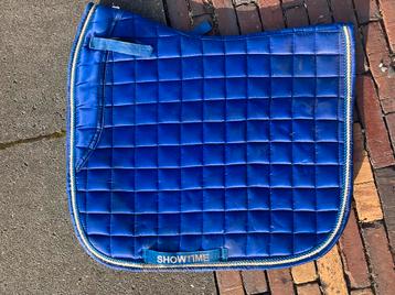 Dekje metallic blauw beschikbaar voor biedingen