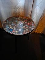 Unieke bijzettafel met bierdoppen, Ophalen of Verzenden, Gebruikt, Industrieel