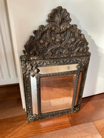 Aparte spiegel voor bv hal of toilet beschikbaar voor biedingen
