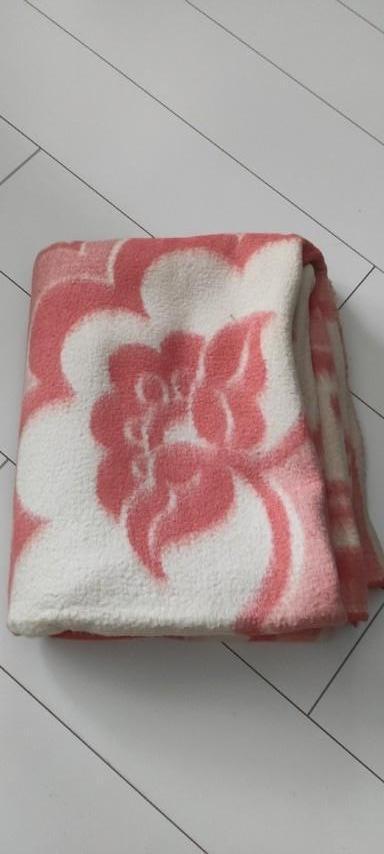 Vintage wollen deken Ingrid roze wit, Huis en Inrichting, Slaapkamer | Beddengoed, Gebruikt, Deken of Dekbed, Eenpersoons, Roze