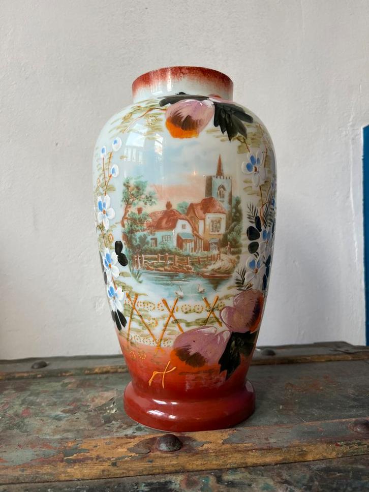 Opaline Vaas met Handgeschilderd Landschap, Antiek en Kunst, Antiek | Vazen, Ophalen of Verzenden