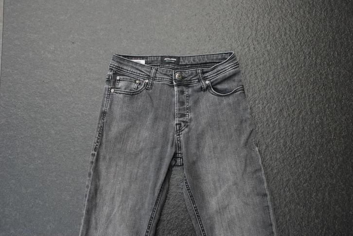 Grijze spijkerbroek – merk Jack&Jones – maat W29L34, Kleding | Heren, Spijkerbroeken en Jeans, Zo goed als nieuw, Grijs, Ophalen of Verzenden
