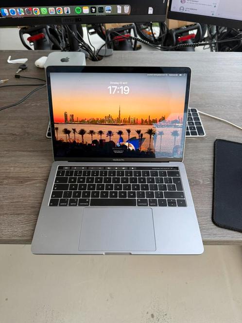 MacBook Pro Touch Bar 16" Retina (2019) i5 2,7Ghz 8gb Ram, Computers en Software, Apple Macbooks, Zo goed als nieuw, 13 inch, 2 tot 3 Ghz
