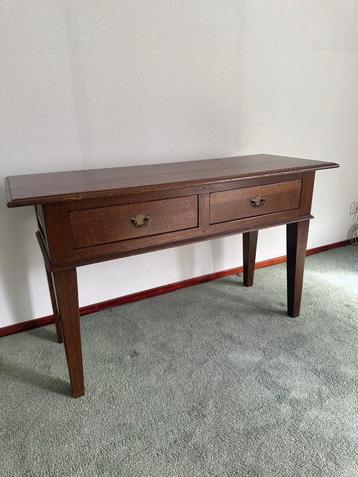 Houten sidetable beschikbaar voor biedingen