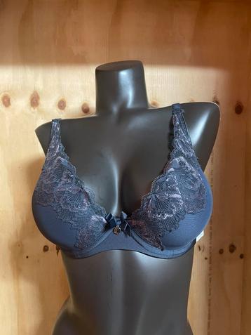 Chantelle bh 65e - 65f - 70f - 70g model 6762 beschikbaar voor biedingen