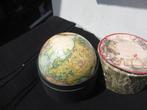 Drie aparte globes glas en blik en Vaugondy 1735, Antiek en Kunst, Ophalen of Verzenden