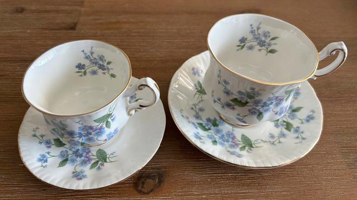 Paragon (Forget Me Not) kop & schotel – set van 2, Verzamelen, Porselein, Kristal en Bestek, Zo goed als nieuw, Kop en/of schotel