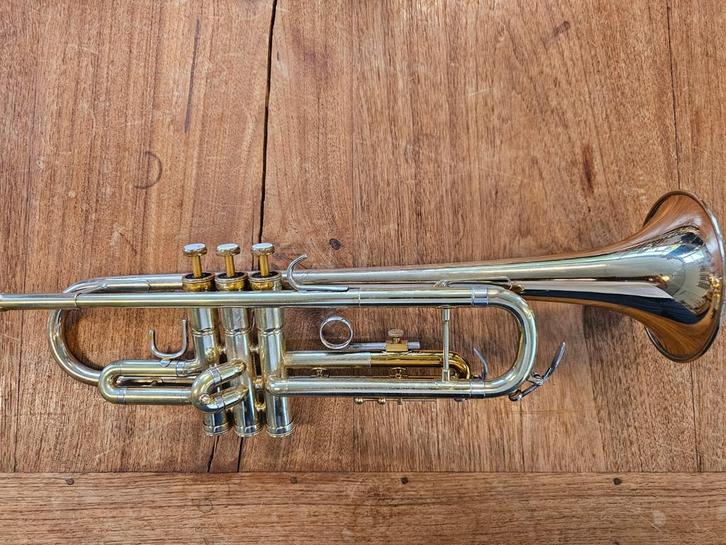 C. G. Conn 1000B Bes Trompet, Muziek en Instrumenten, Blaasinstrumenten | Trompetten, Gebruikt, Bes-trompet, Ophalen