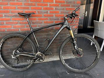 Merida big nine full carbon mat zwart beschikbaar voor biedingen