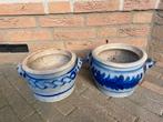 Twee Keulse Potten met Blauwe Decoratie, Ophalen