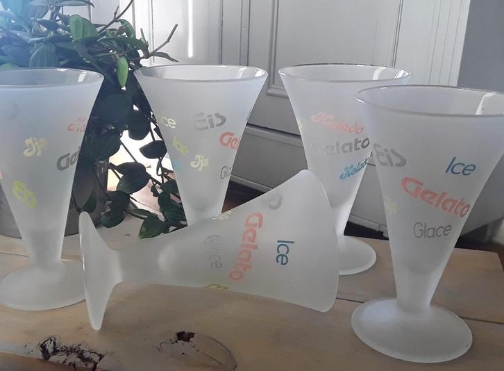 Frosted sorbetglazen ijsglazen dessertglazen ijscoupes, Huis en Inrichting, Keuken | Servies, Gebruikt, Overige typen, Overige stijlen