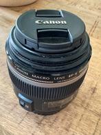 Canon macro lens EF-S 60mm 1:2.8 USM, Ophalen of Verzenden, Zo goed als nieuw, Macrolens