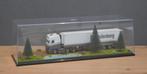 Diorama vitrine, aan de water kant, Hobby en Vrije tijd, Modelauto's | 1:50, Ophalen of Verzenden, Nieuw, Bus of Vrachtwagen, Tekno