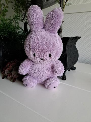 Schattige Nijntje Knuffel beschikbaar voor biedingen