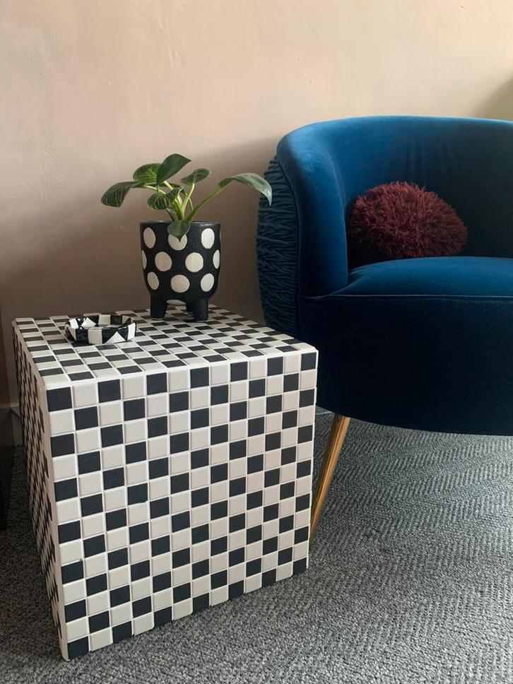 Tegel Kubus bijzettafel zwart-wit, Huis en Inrichting, Tafels | Bijzettafels, Nieuw, Vierkant, Minder dan 45 cm, Minder dan 55 cm