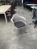 8x Vitra Eames DAR Plastic Armstoel, Huis en Inrichting, Stoelen, Niet ingevuld, Gebruikt, Metaal, Niet ingevuld