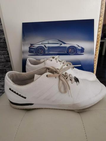 design schoenen bij adidas / sneakers.

Maat : 47

Model : t beschikbaar voor biedingen
