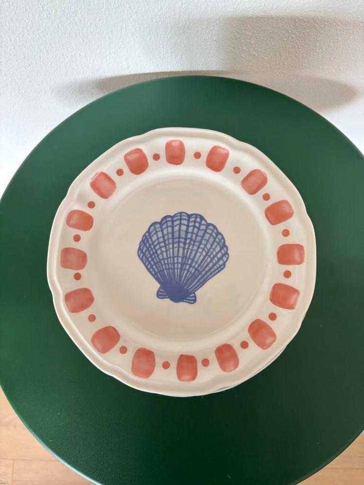 12 Ontbijtborden Blokker - Schelp Design, Huis en Inrichting, Keuken | Servies, Zo goed als nieuw, Bord(en), Overige stijlen, Aardewerk