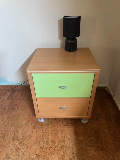 Nachtkastje hout / groen, Huis en Inrichting, Slaapkamer | Nachtkastjes, Gebruikt, Minder dan 55 cm, Hout, Ophalen