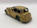 Dinky Toys 151 Triumph 1800 Saloon bruin -SLECHT- M7, Gebruikt, Auto, Dinky Toys, Ophalen of Verzenden