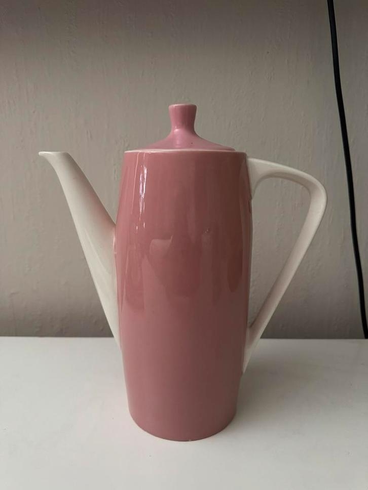 Aida petrus regout pastel roze 1,3 liter, Antiek en Kunst, Antiek | Servies los, Ophalen of Verzenden