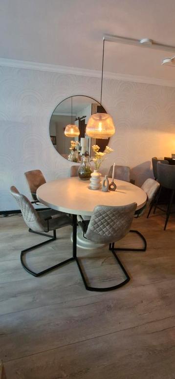 6 Moderne Eetkamerstoelen – Industriële Look beschikbaar voor biedingen