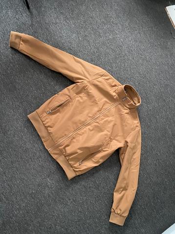 Nieuwe zomerjas, maat M. beschikbaar voor biedingen