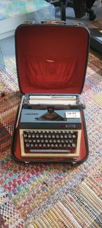 Vintage typemachine Daro Erica, Gebruikt, Ophalen