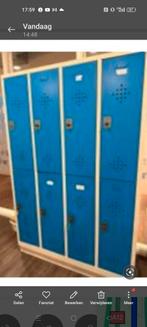 Lockerkast met 10 lockers we missen 2 sleutels, Ophalen, Zo goed als nieuw